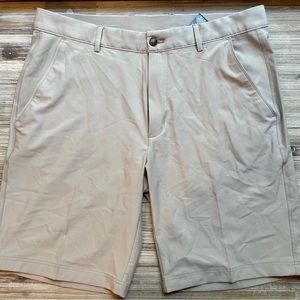 Greg Norman Flat front stretch golf shorts